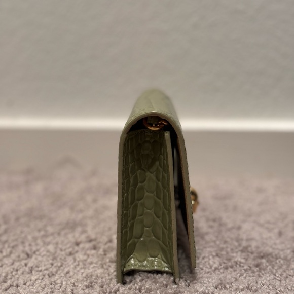 Alexander McQueen Mini Skull Croc
Embossed Leather Bag - Picture 5 of 5